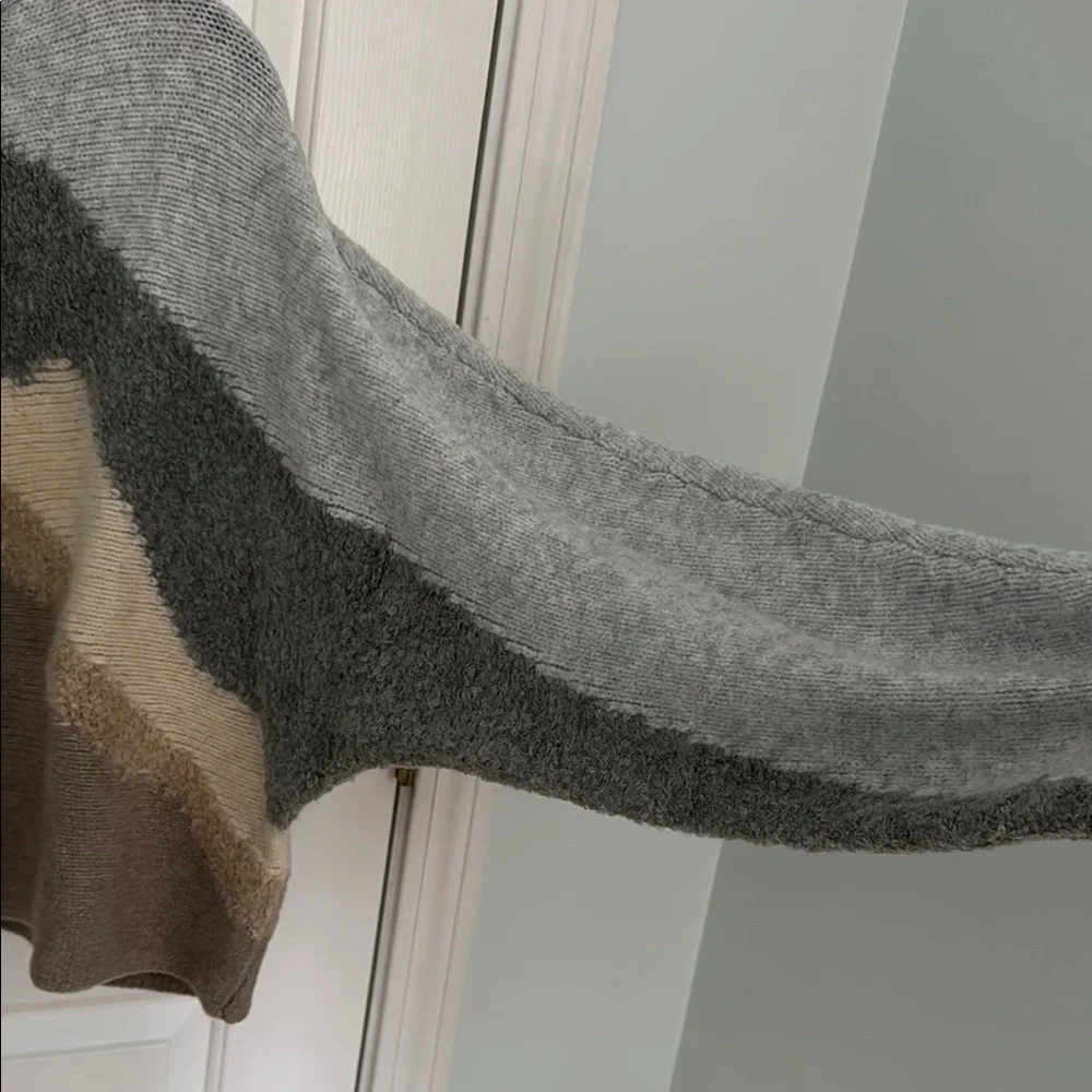 Colorblock Sweater in Gray and Tan - Picture 3 of 5